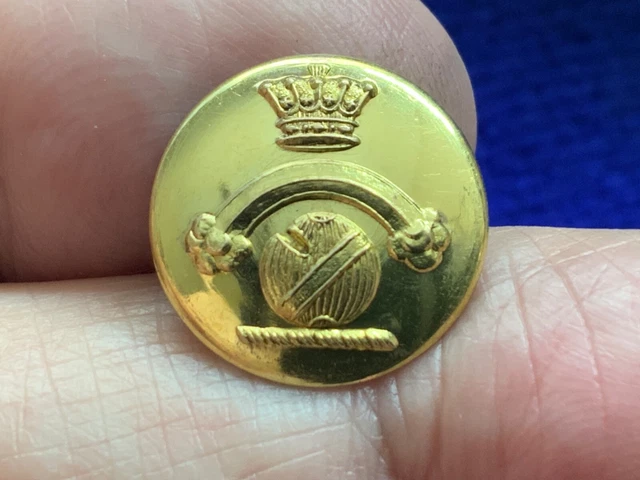 JOHN HOPE 7th EARL of HOPETOUN GLOBE/CLOUDS RAINBOW GILT LIVERY BUTTON 1872-1902