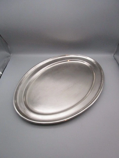 Plat en métal des années 1900 - France