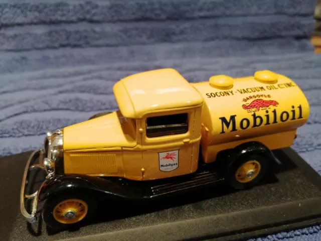 Mobiloil. Truck.