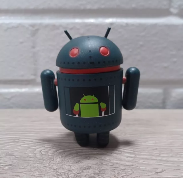 Android Mini Collectible Vinyl Figure  Series 02 Mecha Chase Used Condition Rare