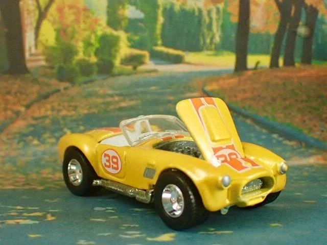 GREENLIGHT 97040 A HOBBY SHOP 1965 SHELBY COBRA with