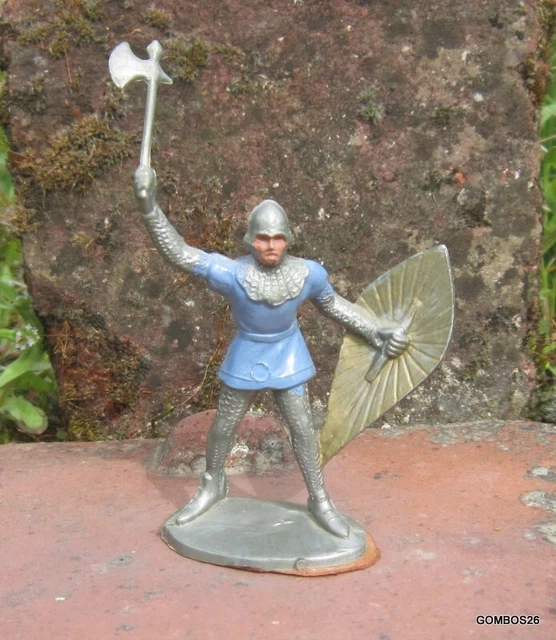 FIGURINE Starlux Moyen-âge CAVALIER HACHE ET BOUCLIER