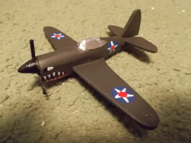 Built 1/100: American CURTISS P-40 "FLYING TIGER" Aircraft