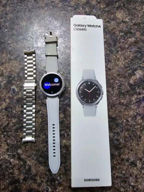 Samsung Galaxy Watch4 Classic LTE- 46mm Silver Steel, Grey Sport, extra strap