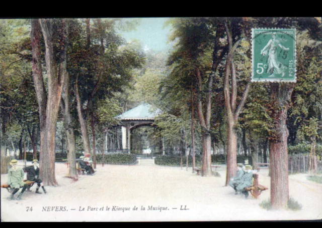 NEVERS (58) KIOSQUE à MUSIQUE du PARC animé en 1914