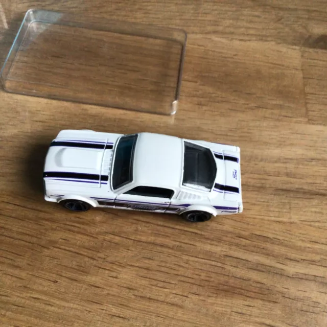 Hot Wheels 2019 #072/250 1965 Ford MUSTANG 2+2 FASTBACK white