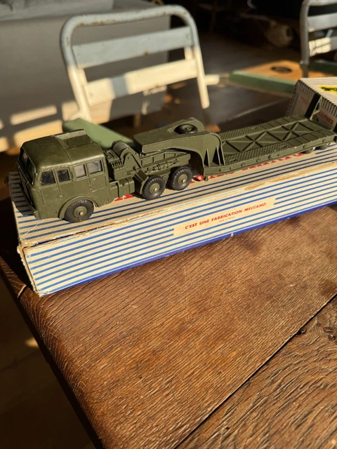 Jouet Dinky Toys Vintage - Berliet Semi-Remorque Porte-Char N°890 - Échelle 1:43 - Avec Boîte D'Origine - Occasion