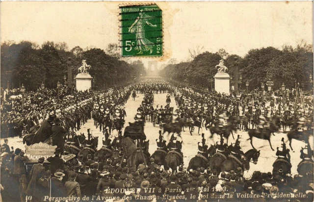 CPA PARIS 8th Perspective de l'Avenue des Champs-Elysées le Roi dans la (390064)