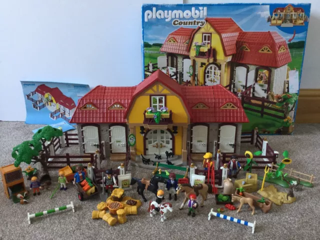 Farm Barn and Tractor - Playmobil Farmers 3554