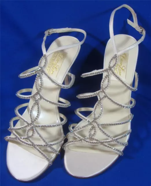 NEW Diane Lynn by Saugus Shoe Brie 41075D White Silk Size: 7 D