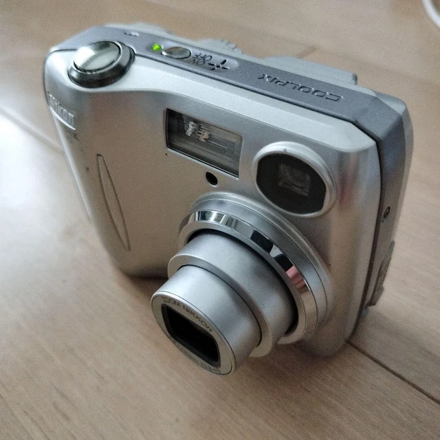 【Rh58】Nikon coolpix E4100 デジカメ シルバー 本体 Nikon COOLPIX 4100 4.0MP Digital Camera - Silver for sale