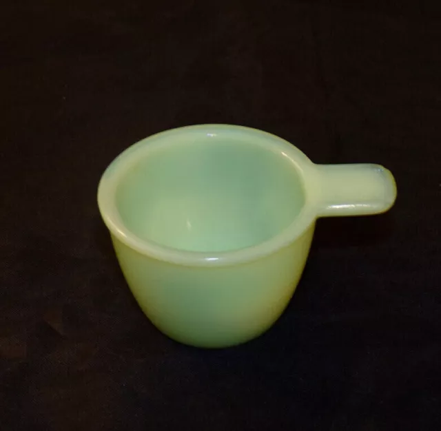 JEANETTE JADEITE GREEN  GLASS MEASURING CUP -1/4 CUP  2 oz. JADITE   GLOWS