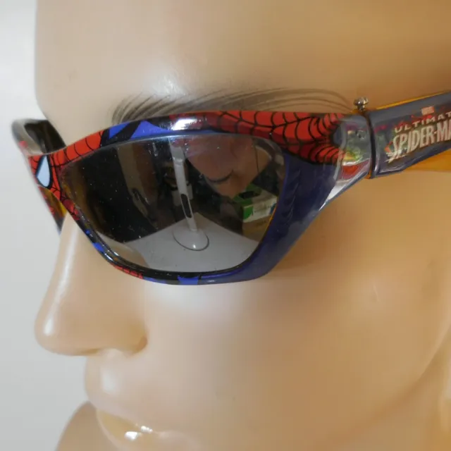 Paire de lunettes SPIDERMAN ULTIMATE vintage catégorie 3 MARVEL collection N6134