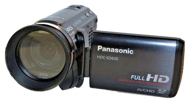 Panasonic HDC-TM900 – Caméscope 3MOS 32Go + Carte SD – Occasion – Noir