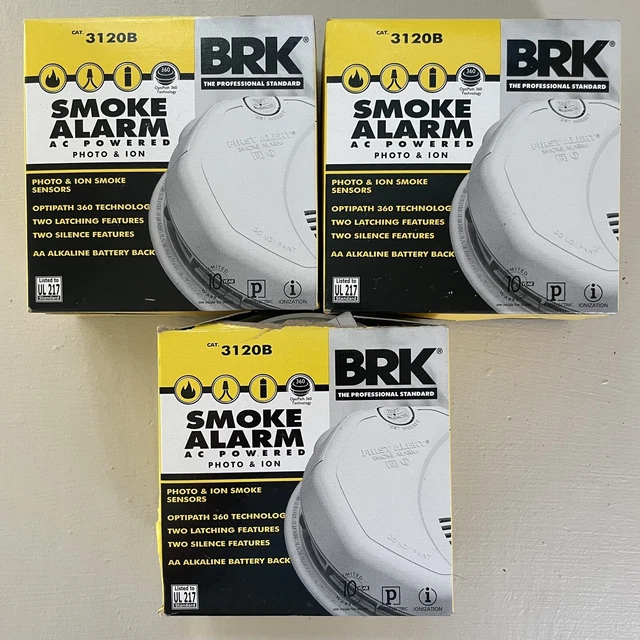 Lot of 3 New First Alert BRK 3120B Hardwired Smoke Detector With Battery Pack