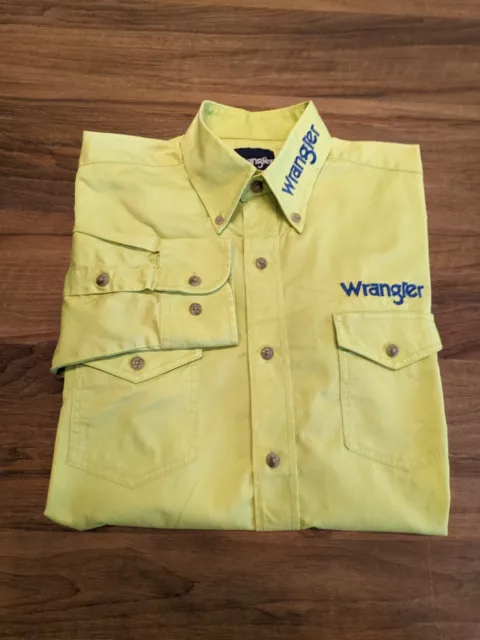 Wrangler Shirt Men Medium Button Down Spell Out Embroidered Logo Rodeo Cowboy