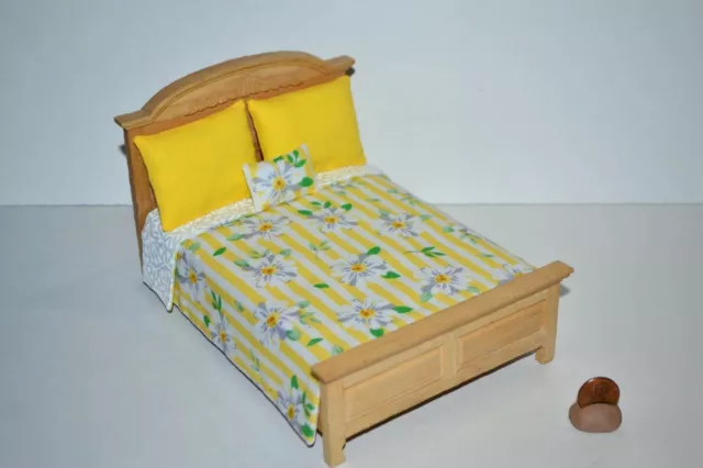 Miniature Dollhouse Bedspread Comforter w-3 Pillows Handmade 1:12 Pretty Floral