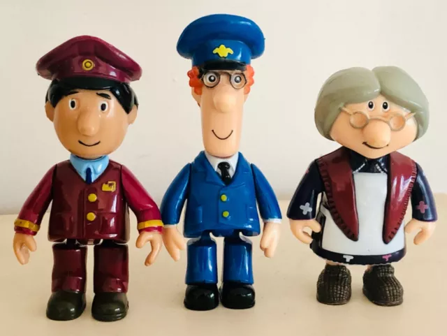 Postman Pat TV Series Bundle Ajay Beans, Mrs Goggins & Postman Pat 4” Toys 2005