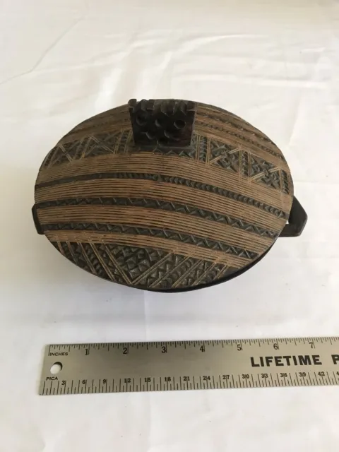 Vintage Carved ethnic pattern TRIBAL Rustic wooden bowl w/ lid & handles 6.5"D