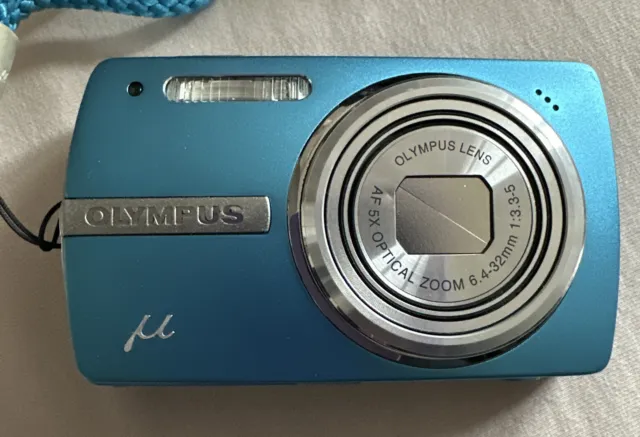 OLYMPUS Stylus u820 Digital Compact Blue Camera  with 3 Batteries  & 2 Chargers