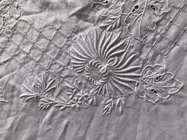 Аntique Round Linen Tablecloth White Work, Cutwork, Thread Counting Chrysantemiu