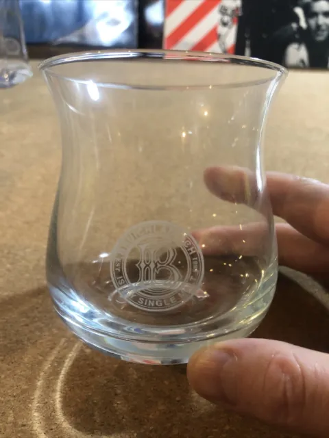 https://www.picclickimg.com/hnsAAOSwlmplmUk9/bruichladdich-Whisky-Glass.webp