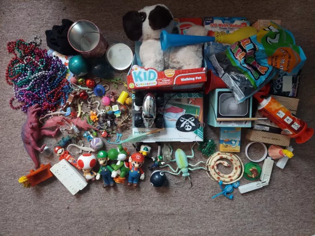 https://www.picclickimg.com/hnwAAOSwr8FlHuym/HUGE-Assorted-Children-Toy-Lot-Mixed-New-Used.webp