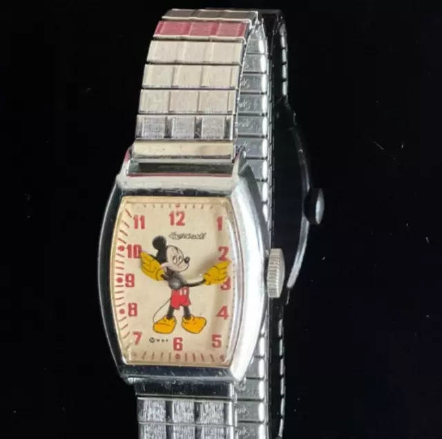 Vintage Mickey Walt Disney Ingersoll  Watch In Great Running Condition -Serviced