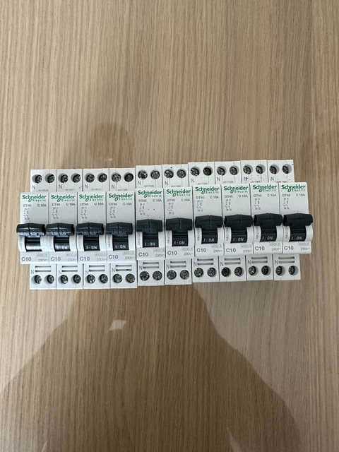 Schneider DT40 C10 - prix a l’unité - vente en lot possible