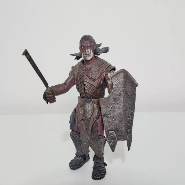 Toybiz Lord Of The Rings Figure Uruk-hai Warrior (White Hand) - VGC