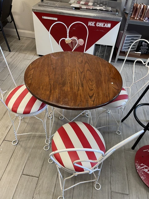 Sweet Heart Table Set