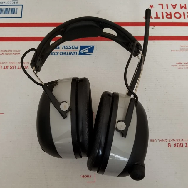 3M WorkTunes Connect + AM/FM Hearing Protector with Bluetooth Wireless