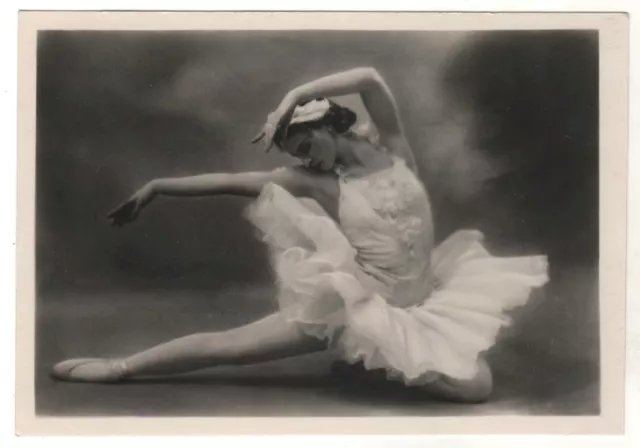 1951 Galina KIRILLOVA "Swan Lake" Russian BALLET DANCER PHOTO RPPC Postcard Old