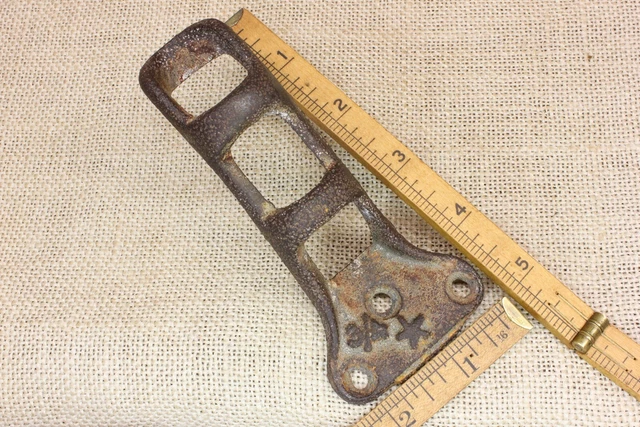 Old Flag Pole 3/4”Bracket Holder Banner Rustic Cast Iron Vintage Star 1900’s 3
