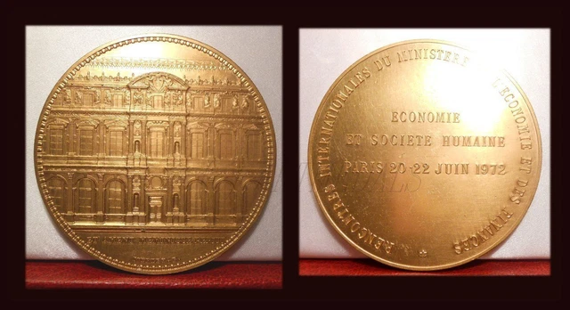 MEDAILLE EN BRONZE PORTE DRAPEAUPAR FRAISSE + ECRIN
