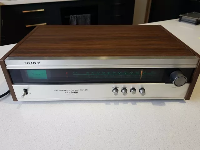 Sony ST 5066 Stereo  FM / AM Tuner Radio Solid State Tested and working