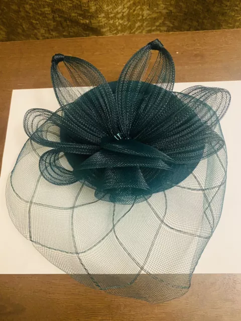Fascinator For Women. Feather. Kentucky Derby/ Party/Cocktail Bridal/ Wedding