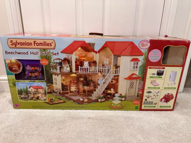 Sylvanian Families Beechwood Hall Gift Set Bundle