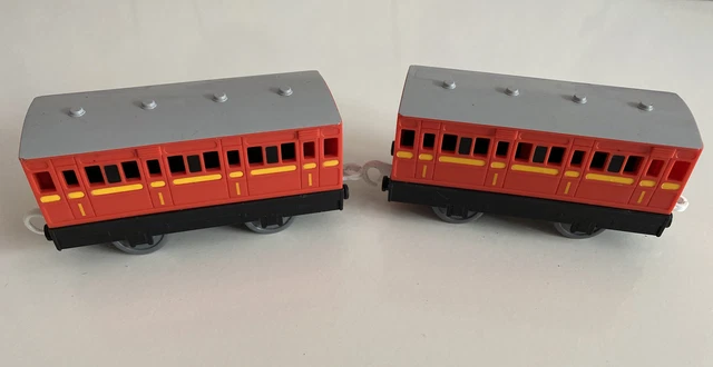 TOMY TRACKMASTER THOMAS The Tank Engine 2 X Rustys Red & Yellow Coaches ...