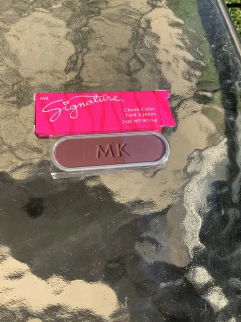 Mary Kay Mk Signature **CRANBERRY BOLD** 8867 buy 2+ get free mini brush BNIB! Mary Kay Mk Signature **CRANBERRY BOLD** 8867 buy 2+ get free mini brush BNIB!