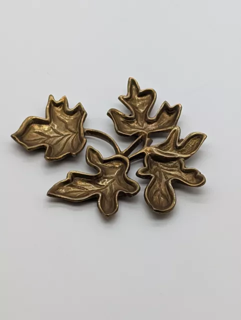 VINTAGAE BRASS MAPLE LEAVES WALL HANGING MADE IN INDIA HEAVY. Gg904
