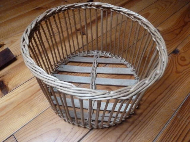 Corbeille à Vin Ancienne En Osier Et Rotin Avec Anse – Plateau De Service Vintage Marron