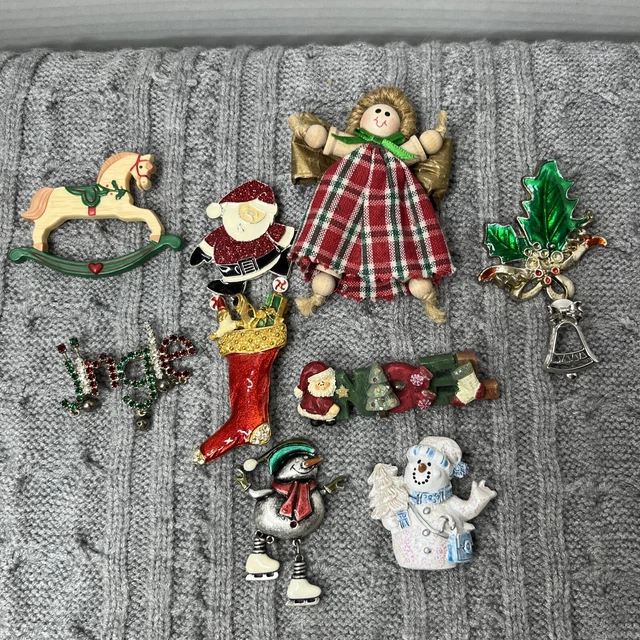 Christmas Brooches / Pins vintage a lot of nine