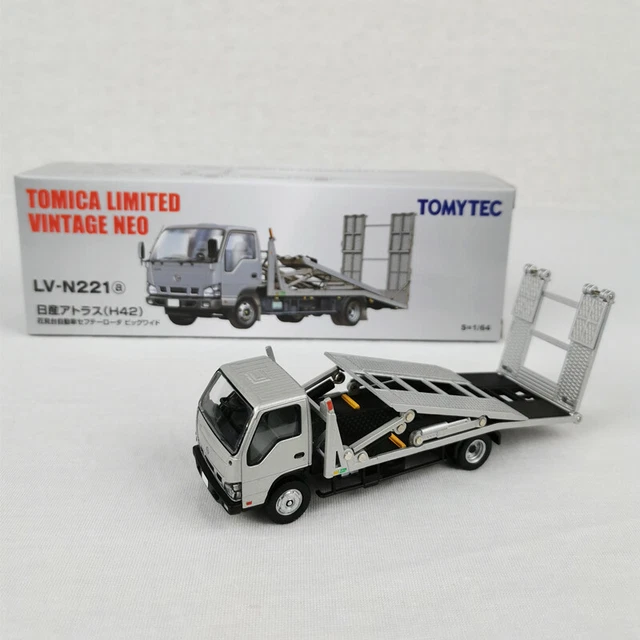 TOMICA LIMITED VINTAGE N221a NISSAN ATLAS SAFETY LOADER BIG WIDE DIECAST TRUCK