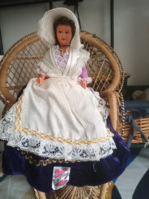 Modèle Robe chic mariage et accessoires dentelle au crochet pour poupée Barbie. Pattern -Tutoriels en anglais format pdf