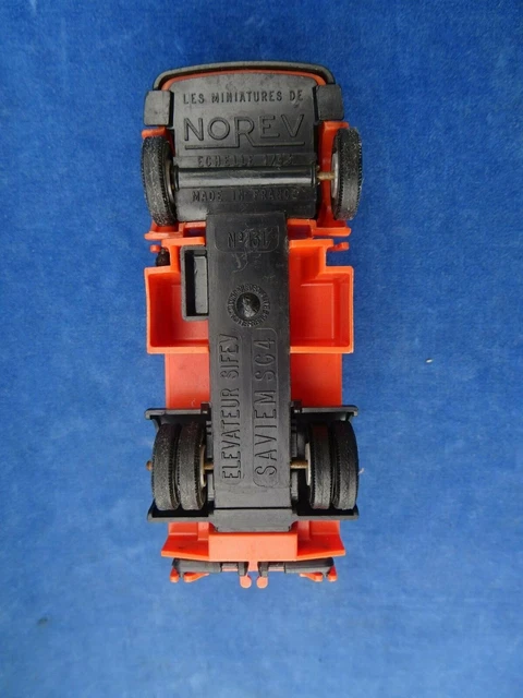 NOREV - 131 - Saviem SG4 / SM 5C élévateur Sifev