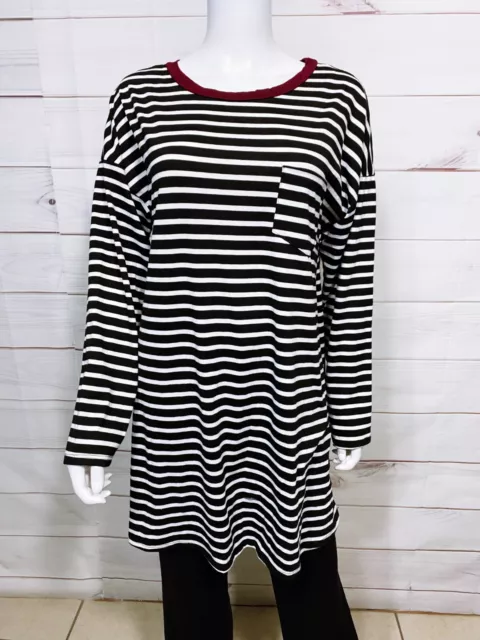 Betsey's Boutique Shop Womens Top Size L Black & White Striped Long Sleeve