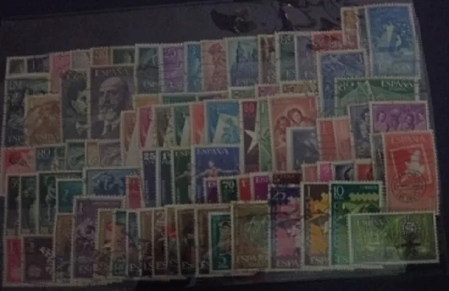 España. Dos fichas con 168 sellos usados y diferentes del Segundo Centenario
