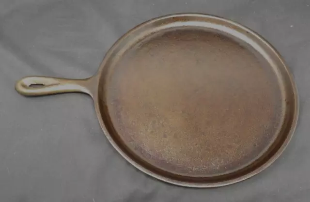 Vintage Lodge #9 OG Cast Iron Round Griddle w/Heat Ring Vintage Lodge #9 OG Cast Iron Round Griddle w/Heat Ring