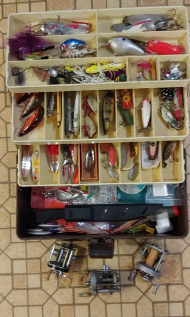 OLD TACKLE BOX and Contents from the 1940s--1990s $279.99 - PicClick